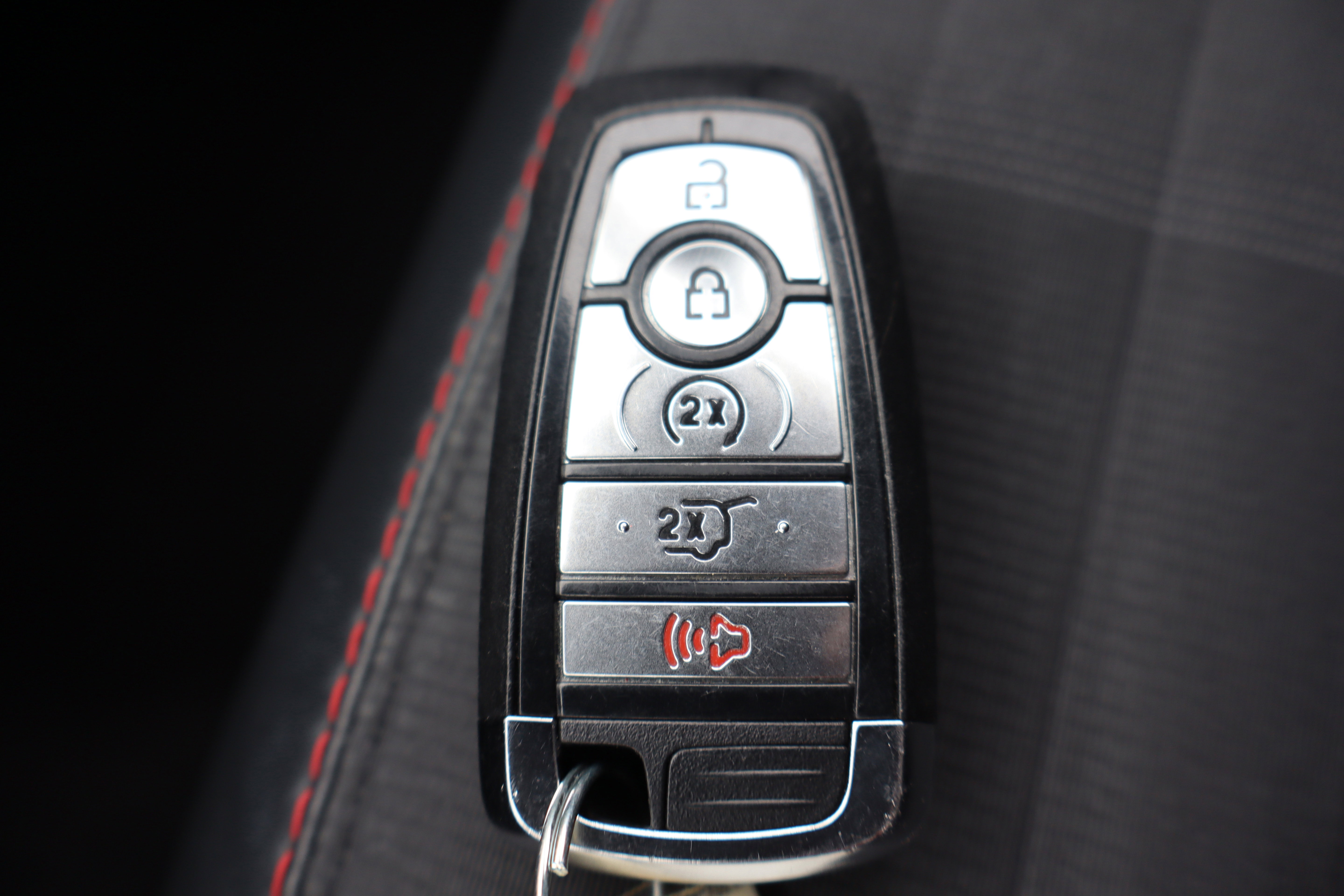 Used 2025 Ford Explorer ST-Line w/ ST-Line Street Pack AWD/4WD image 33