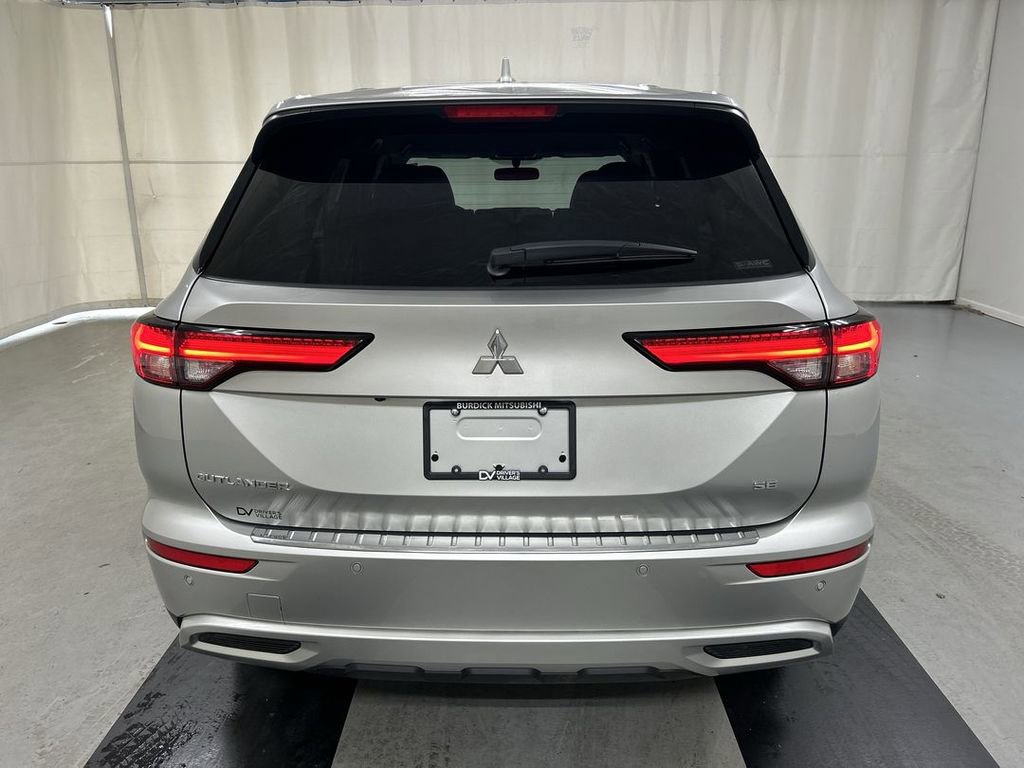 Used 2023 Mitsubishi Outlander SE AWD/4WD image 22