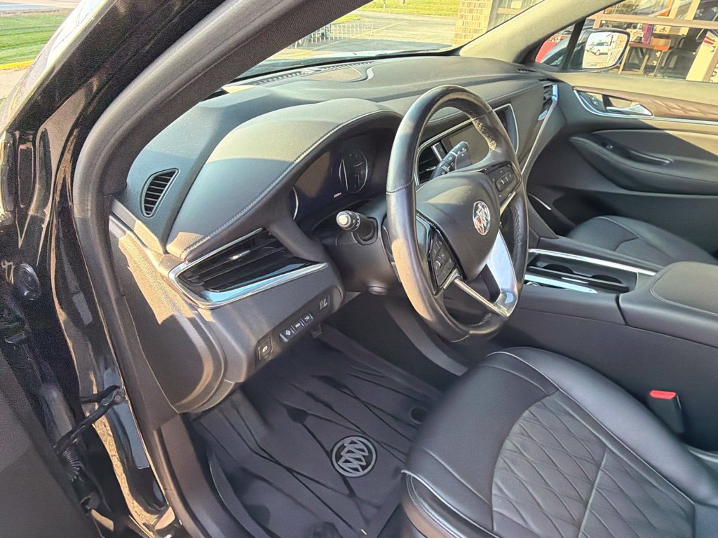 Used 2023 Buick Enclave Avenir w/ Avenir Technology Package AWD/4WD image 28