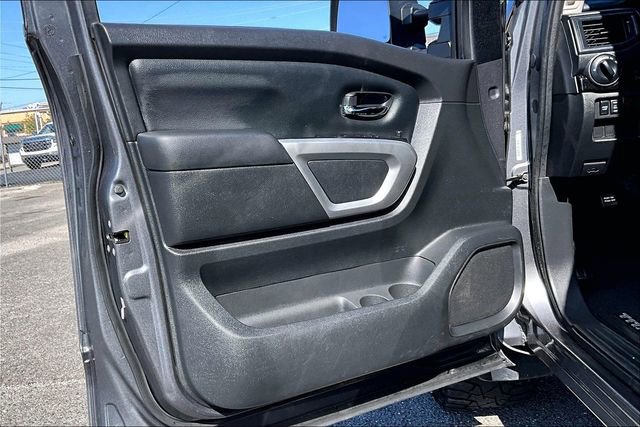 Used 2024 Nissan Titan SV w/ SV Convenience Package image 13