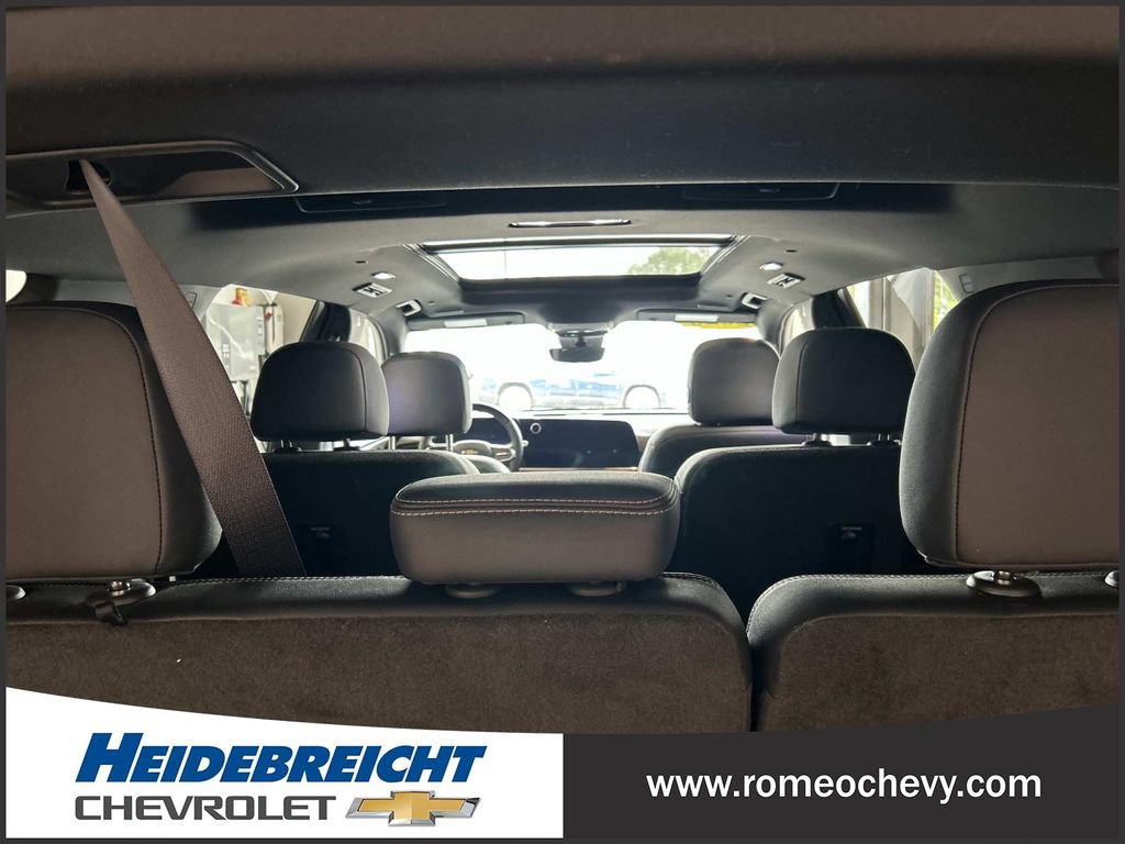 Used 2025 Chevrolet Traverse High Country w/ LPO, Floor Liner Package AWD/4WD image 30