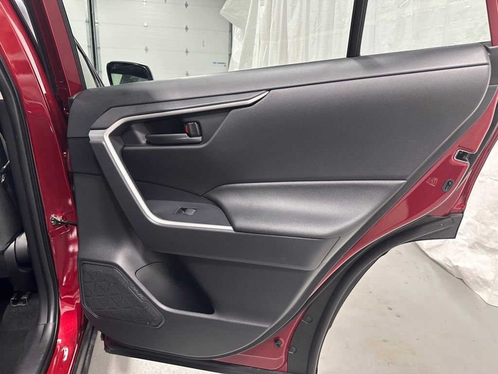 Used 2025 Toyota RAV4 LE AWD/4WD image 49