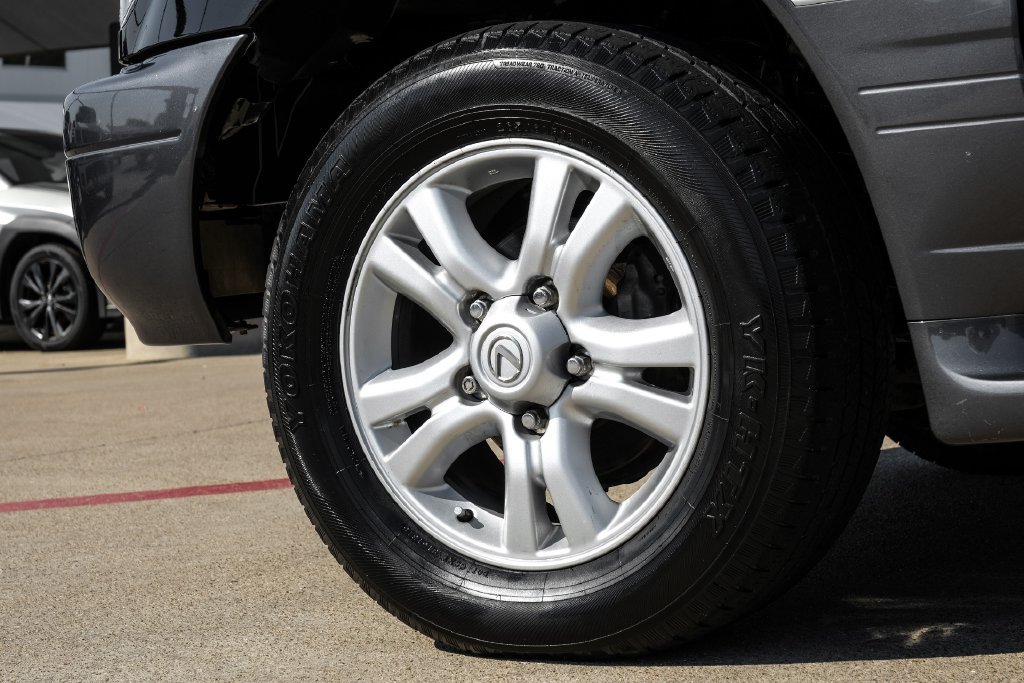 Used 2005 Lexus LX 470 4WD image 65