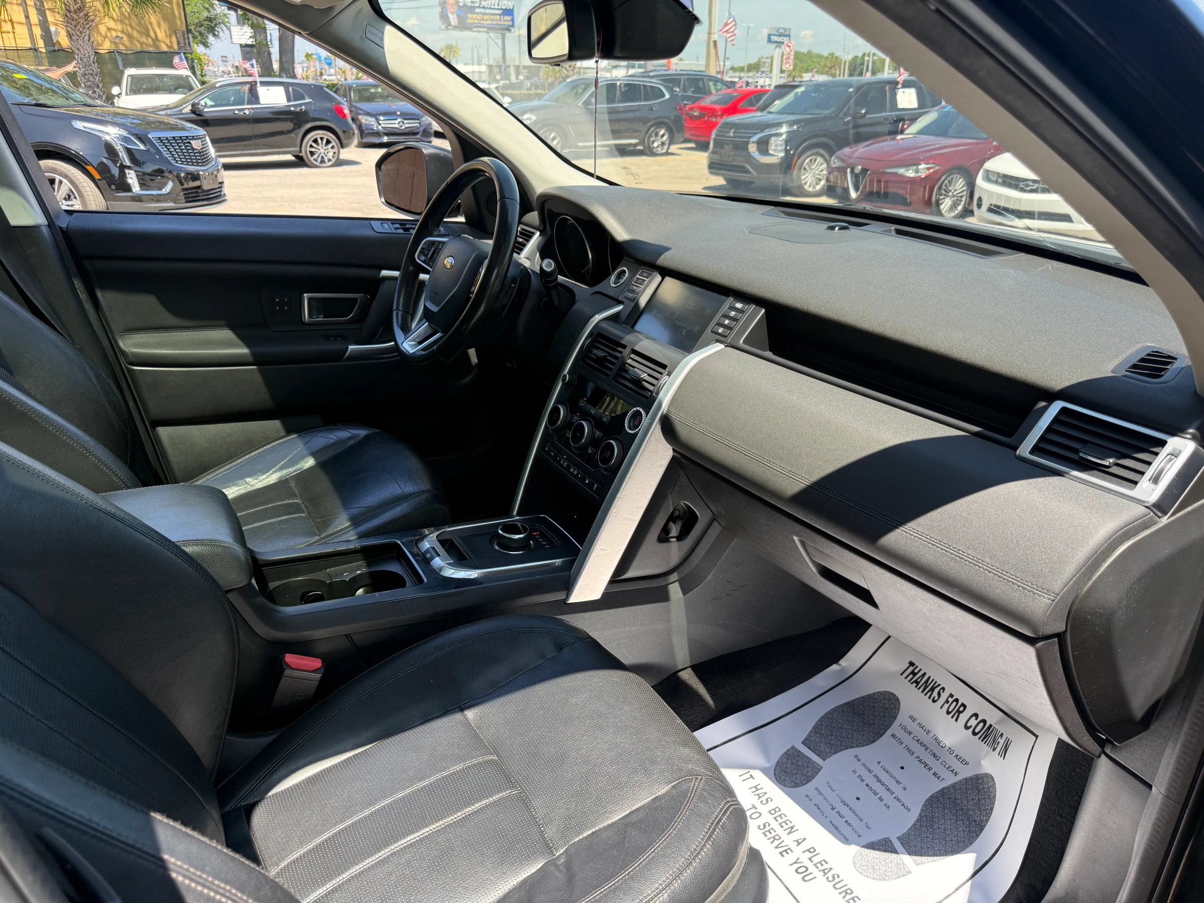 Used 2017 Land Rover Discovery Sport HSE AWD/4WD image 16