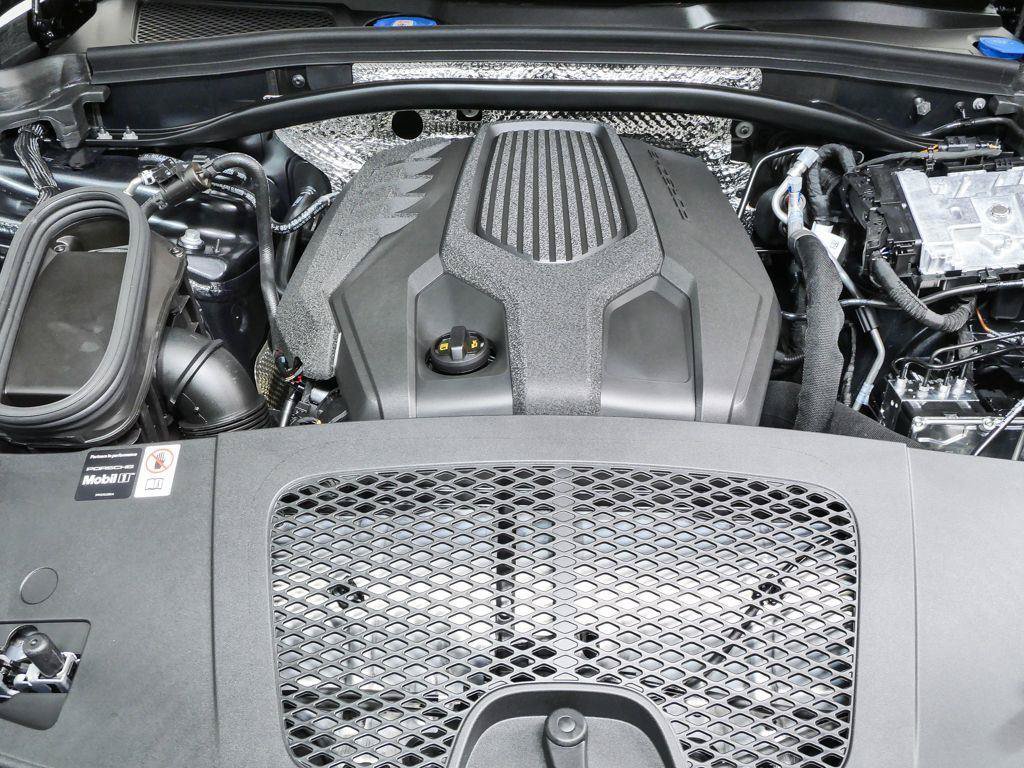 New 2026 Porsche Macan AWD/4WD image 40