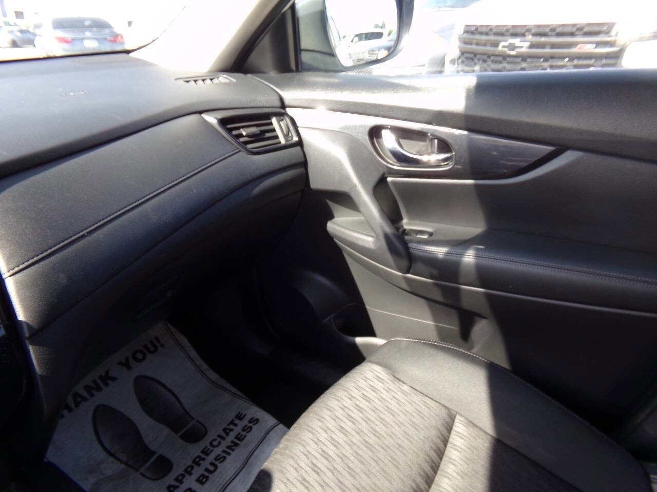 Used 2017 Nissan Rogue S image 41