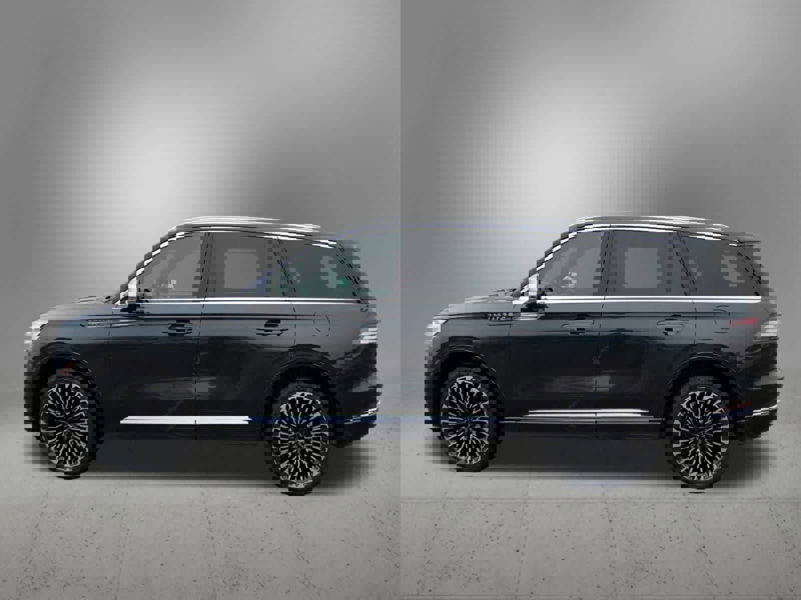 Used 2022 Lincoln Aviator Black Label w/ Dynamic Handling Package image 3