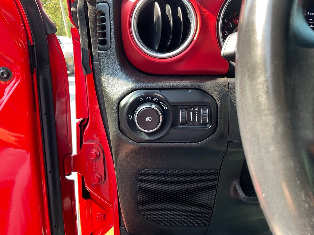 Used 2021 Jeep Wrangler Unlimited Rubicon AWD/4WD image 13