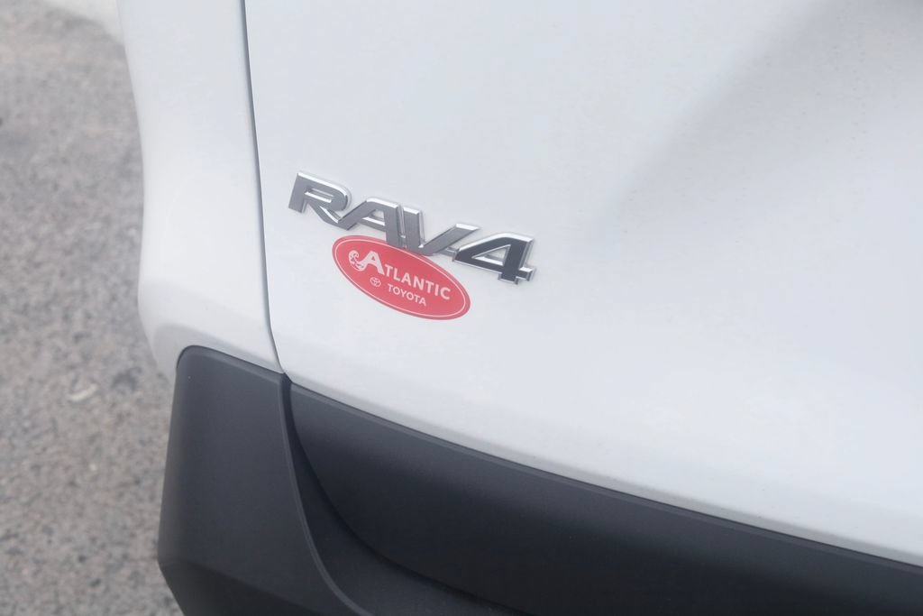 Certified 2020 Toyota RAV4 XLE w/ Convenience Package AWD/4WD image 29