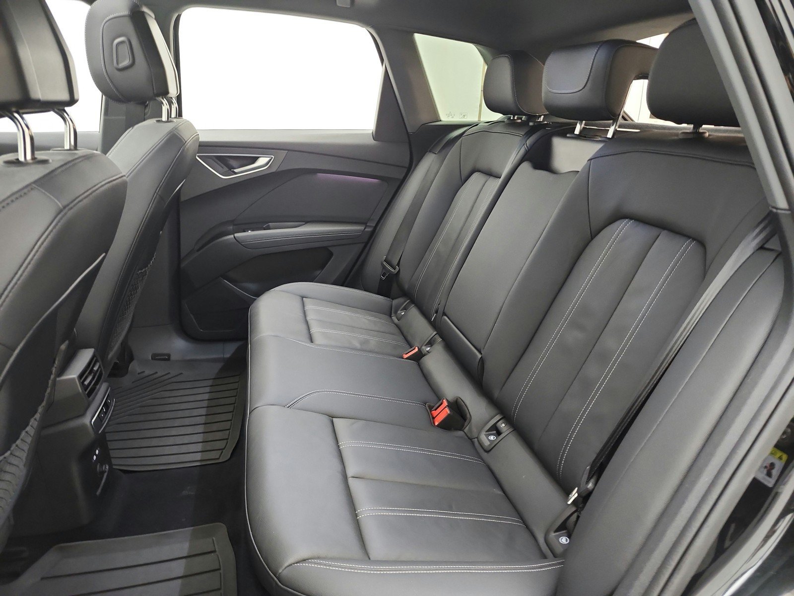Used 2024 Audi Q4 e-tron Premium Plus AWD/4WD image 15