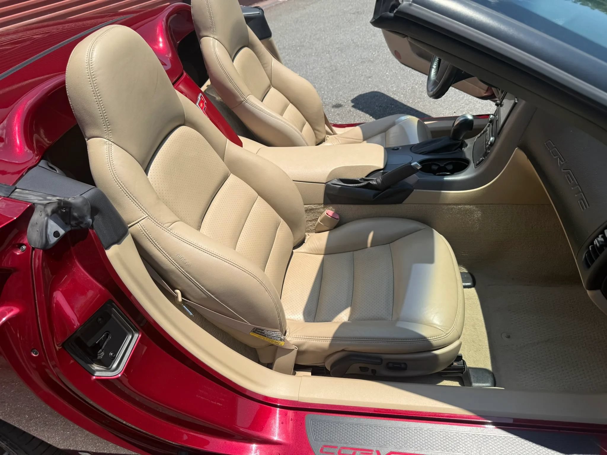 Used 2006 Chevrolet Corvette Convertible w/ Preferred Equipment Group RWD image 21