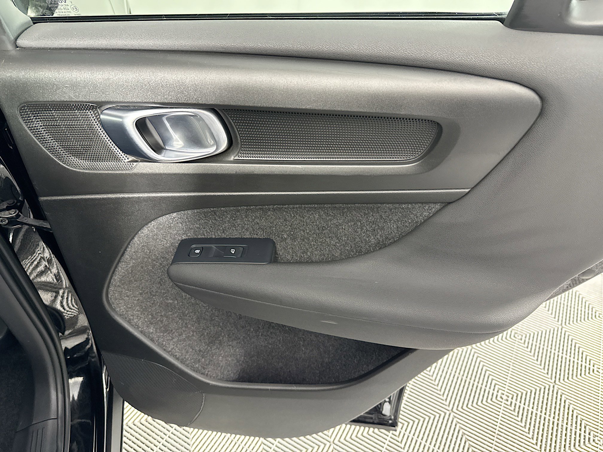 Used 2023 Volvo XC40 Recharge Ultimate image 26