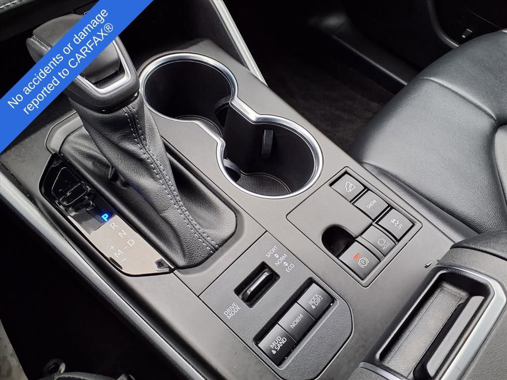 Used 2023 Toyota Highlander XLE image 30