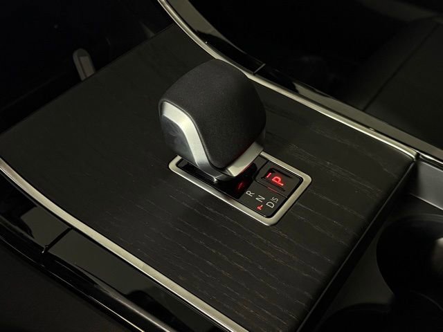 New 2026 Land Rover Range Rover Velar Dynamic SE image 22