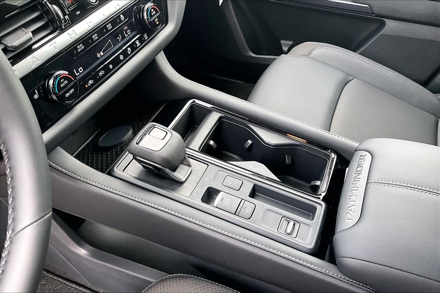 New 2026 Nissan Pathfinder SL FWD image 7