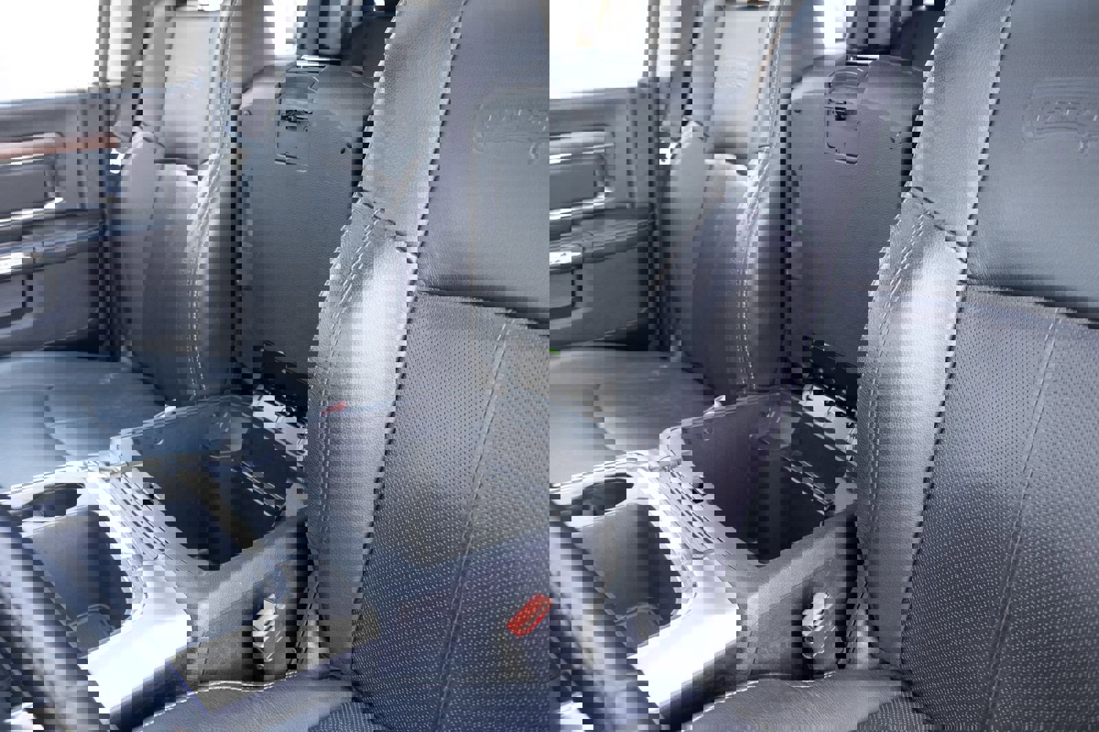 Used 2018 RAM 1500 Laramie w/ Convenience Group image 11