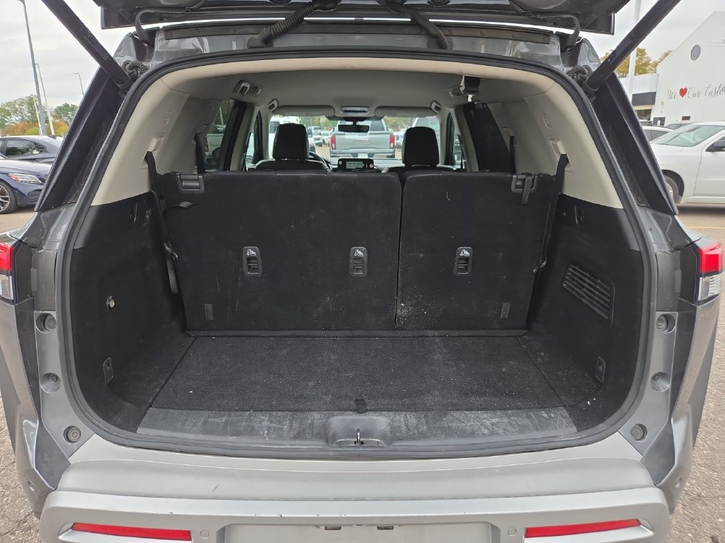 Used 2025 Nissan Pathfinder SL AWD/4WD image 17