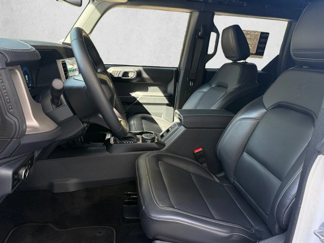 Used 2025 Ford Bronco Outer Banks AWD/4WD image 16