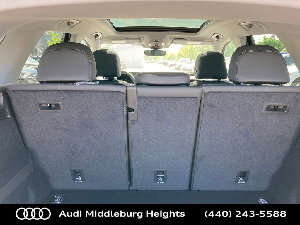 Used 2025 Audi Q5 Premium w/ Convenience Package image 24
