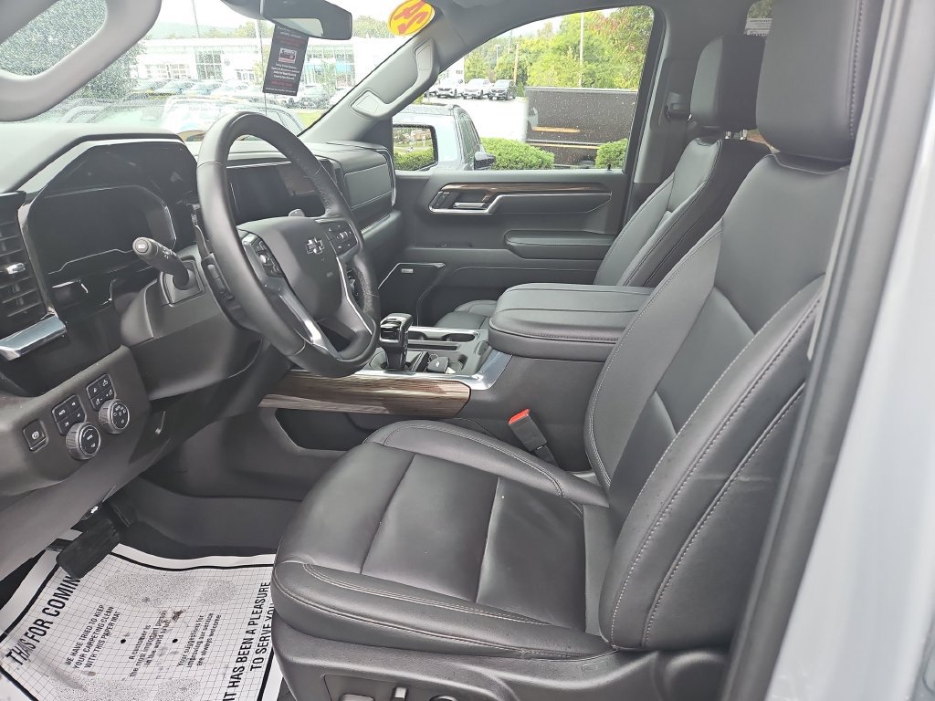 Used 2024 Chevrolet Silverado 1500 RST w/ Convenience Package II AWD/4WD image 10