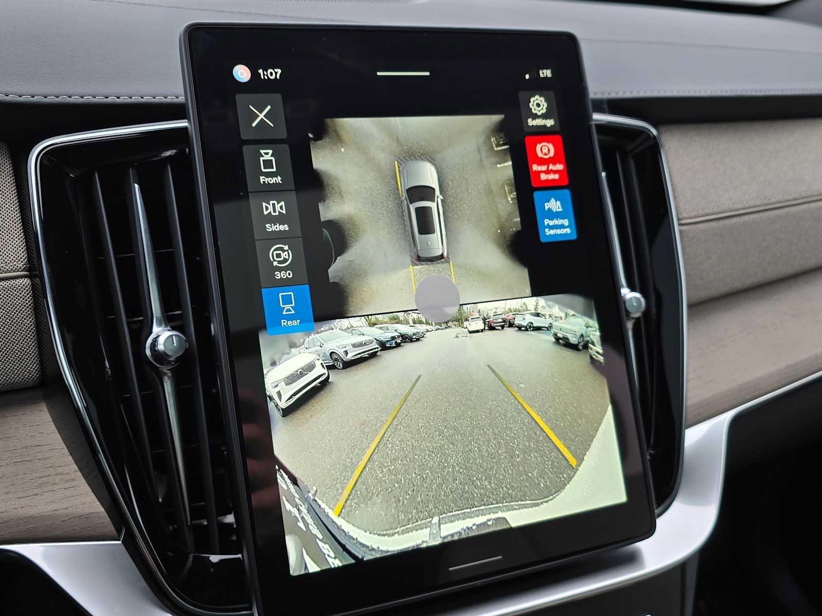 New 2026 Volvo XC90 B6 Plus w/ Protection Package Premier AWD/4WD image 33