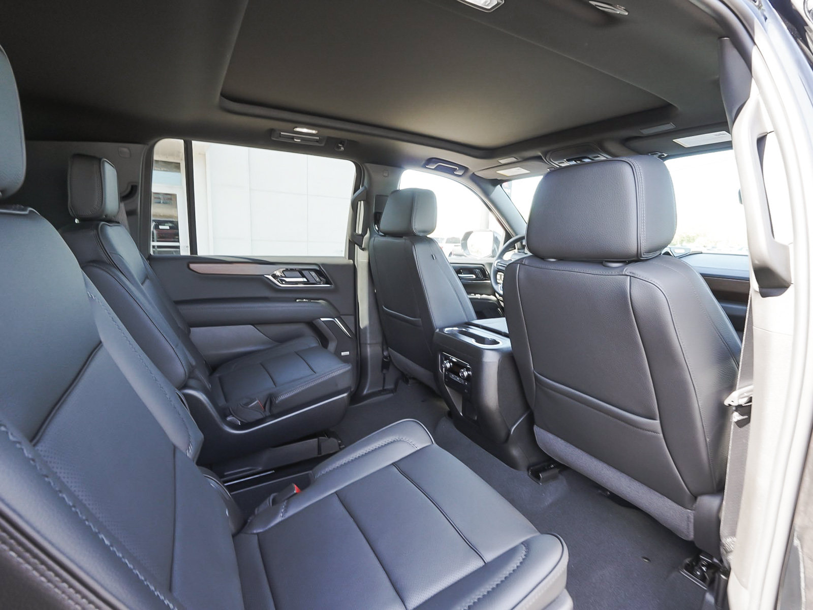 Used 2026 GMC Yukon XL Denali w/ Sun & Power Step Package AWD/4WD image 40