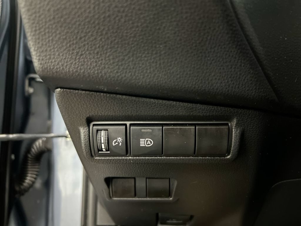 Used 2023 Toyota Corolla Cross LE FWD image 19