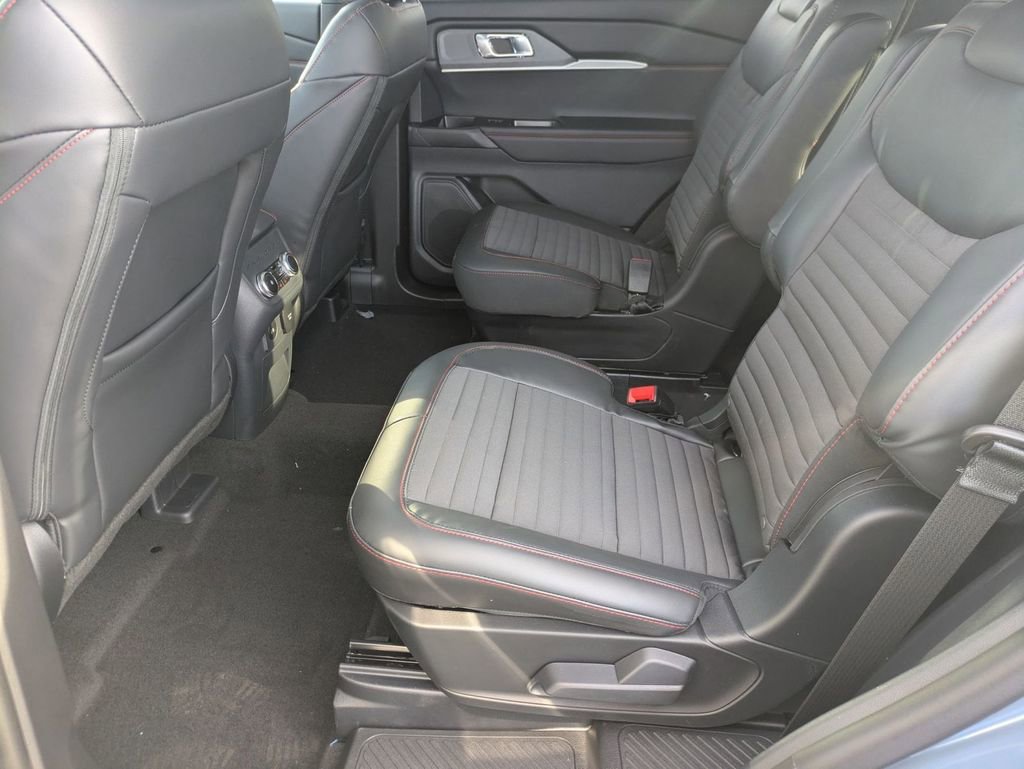 New 2026 Ford Explorer ST-Line w/ ST-Line Street Pack image 43