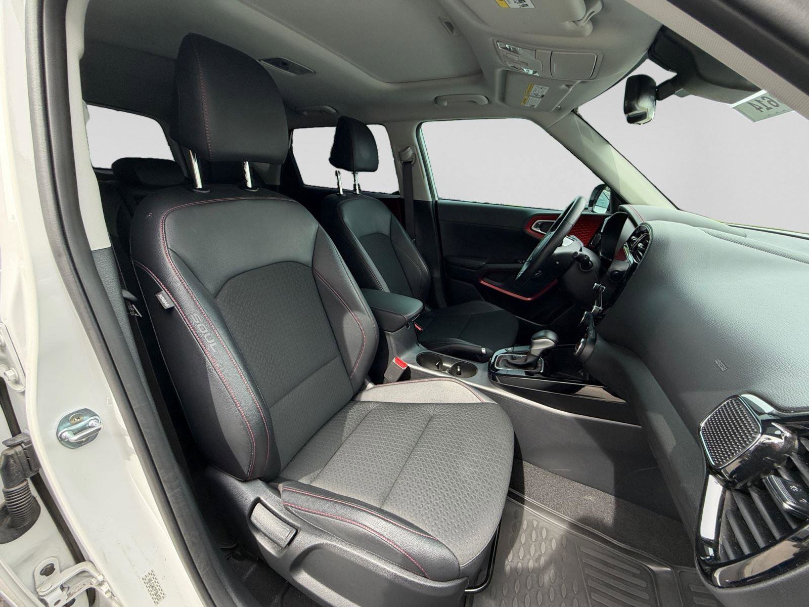 Certified 2023 Kia Soul GT-Line image 12