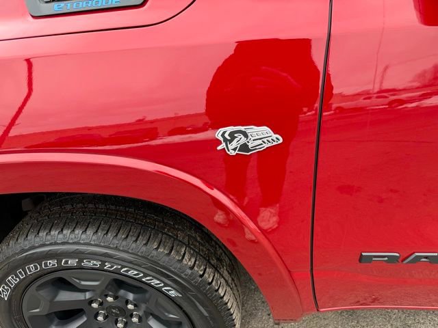 New 2026 RAM 1500 4x4 Crew Cab image 3