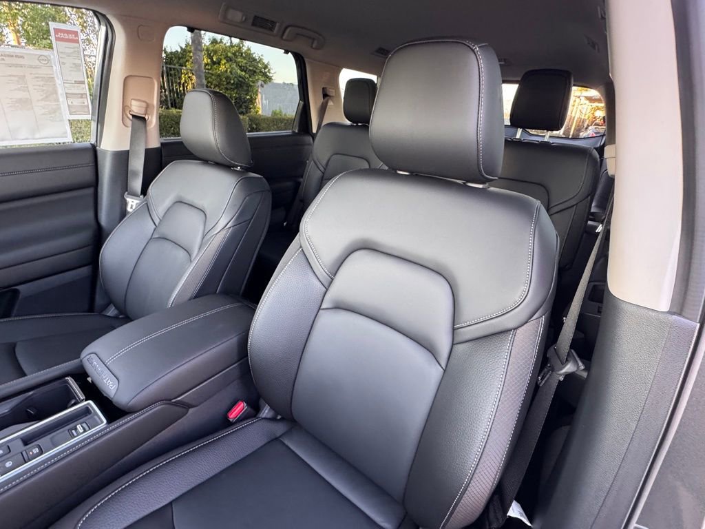 New 2025 Nissan Pathfinder SL image 10