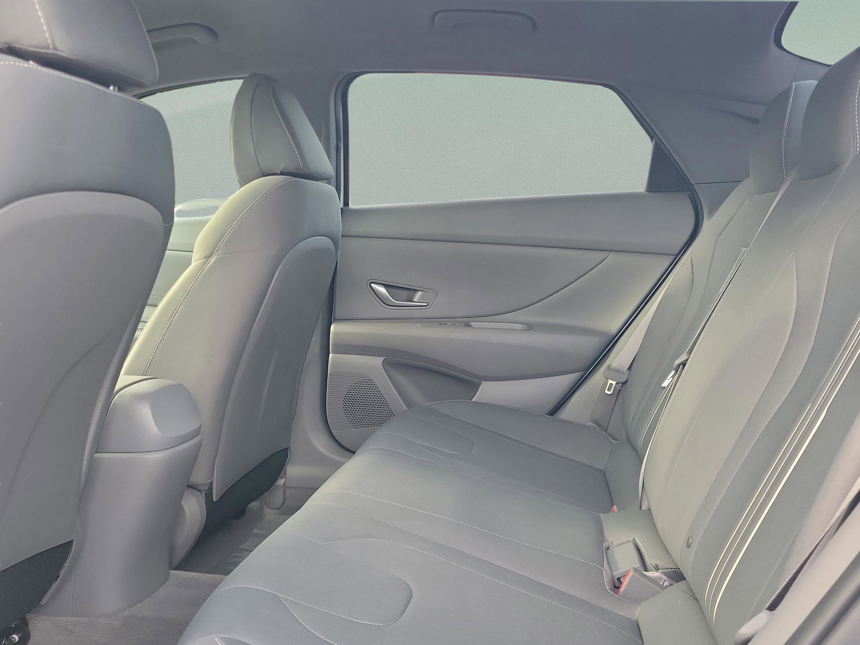 Certified 2022 Hyundai Elantra SEL image 9