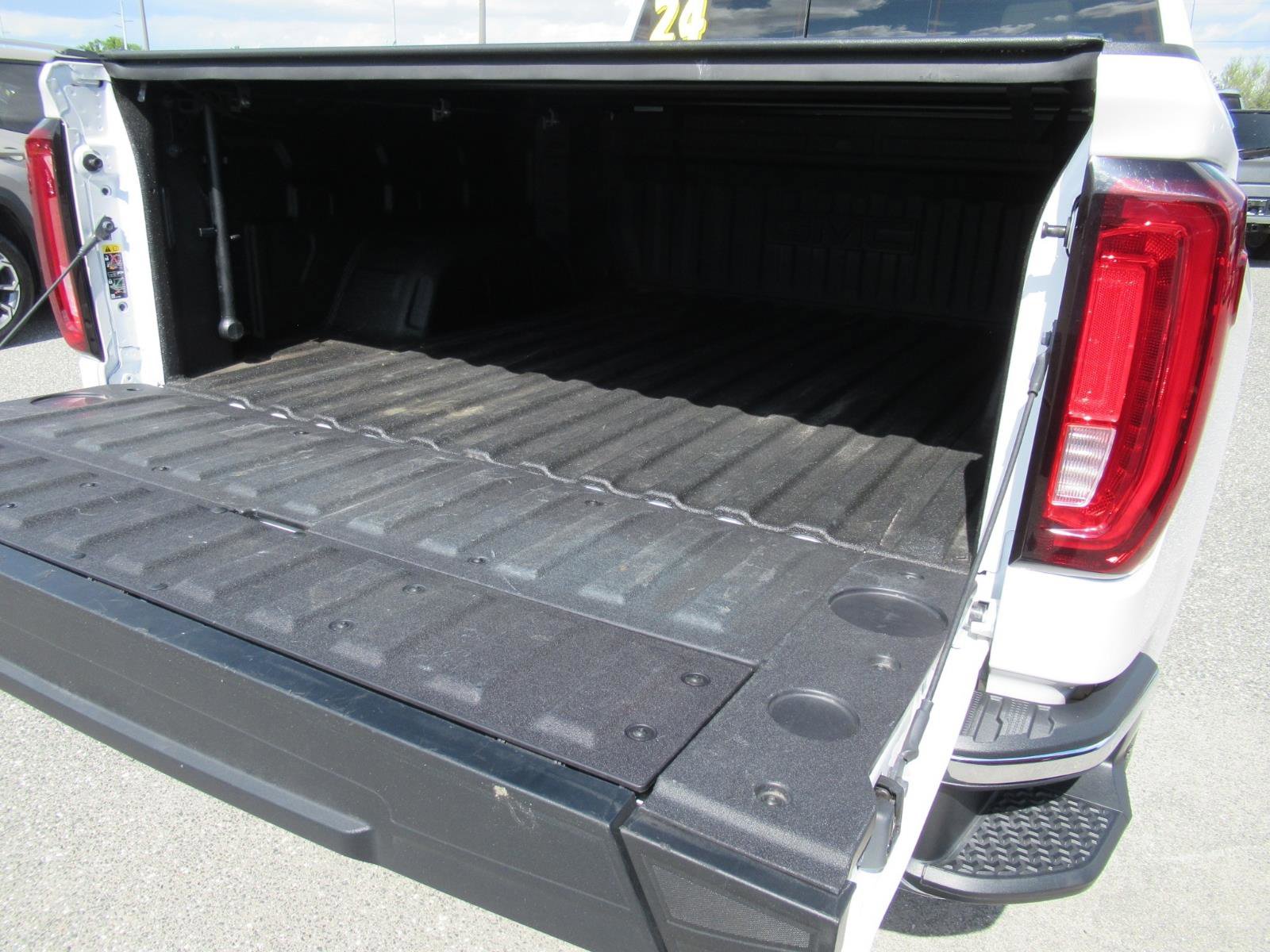 Used 2024 GMC Sierra 1500 SLT w/ SLT Premium Plus Package AWD/4WD image 35