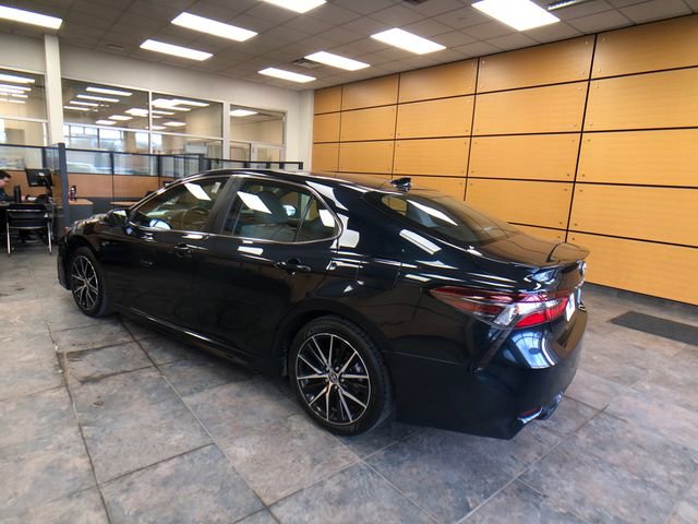 Used 2021 Toyota Camry SE AWD/4WD image 5