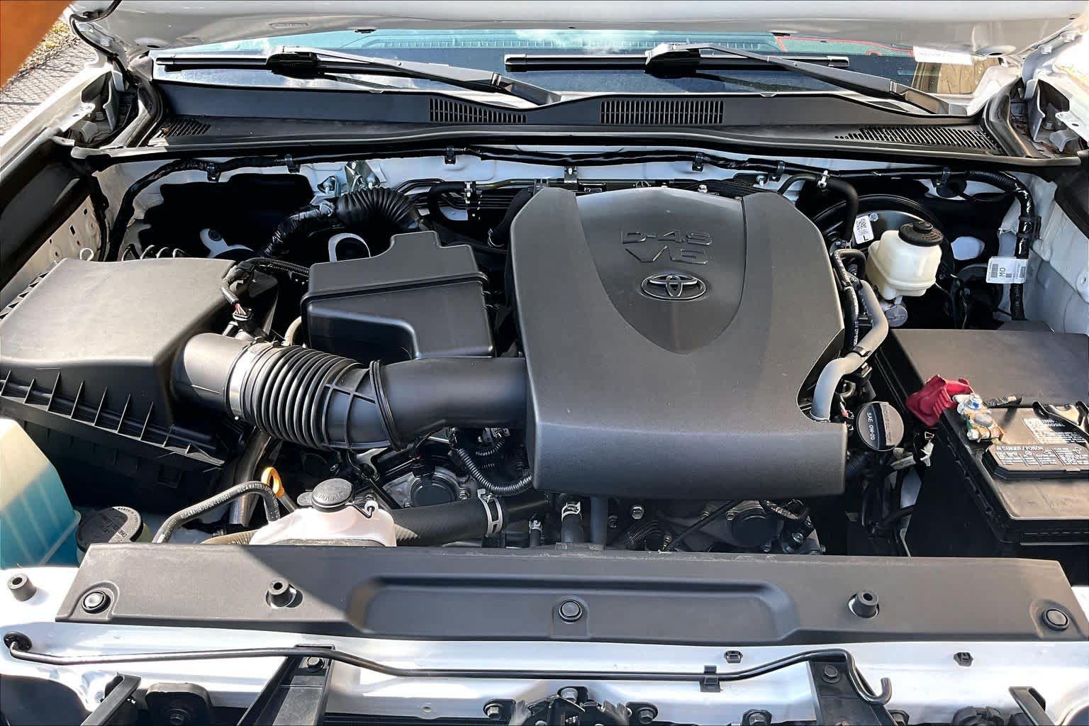 Used 2022 Toyota Tacoma SR5 w/ Technology Package RWD image 32