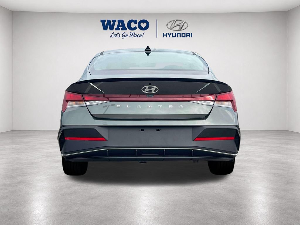 Used 2025 Hyundai Elantra Sport FWD image 10