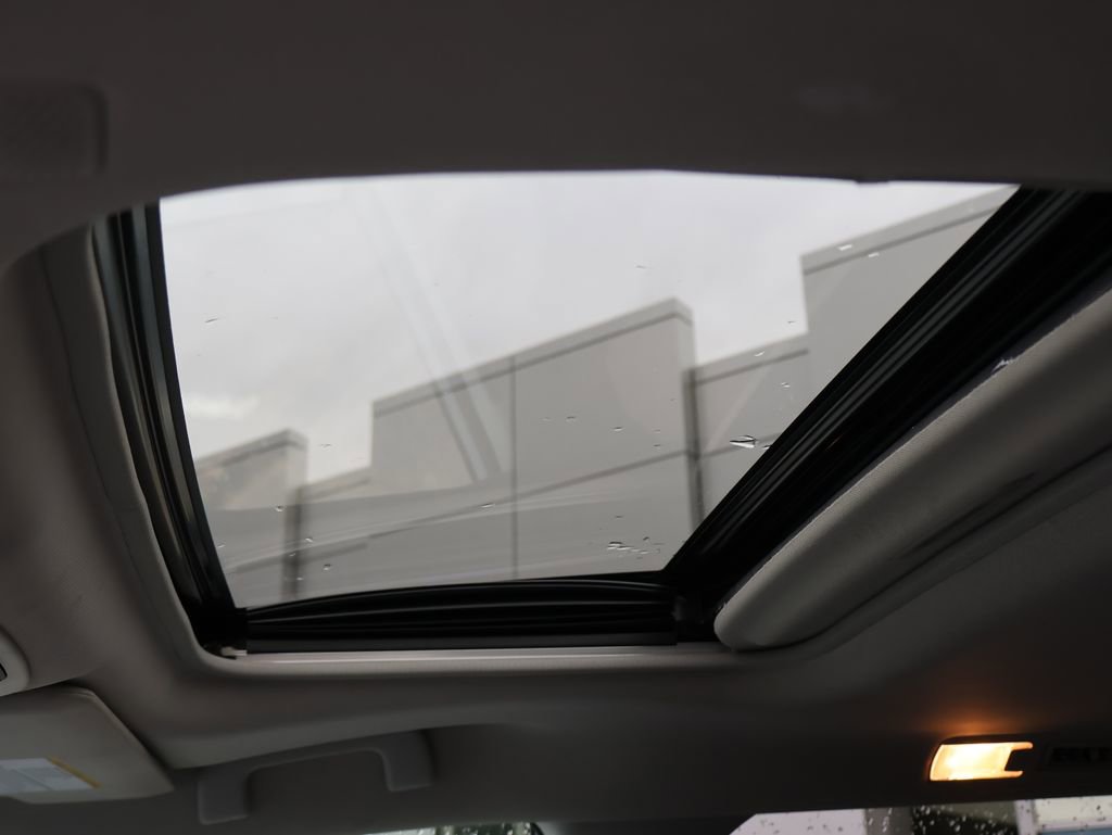 Used 2021 Toyota Sienna XLE image 16