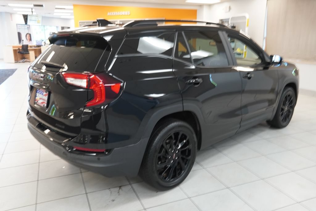 Used 2023 GMC Terrain SLE w/ Driver Convenience Package AWD/4WD image 13