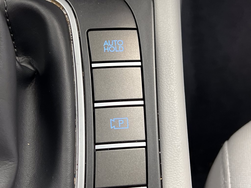Used 2025 Hyundai Kona SEL FWD image 50
