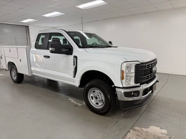 New 2026 Ford F250 XL w/ XL Chrome Package image 3