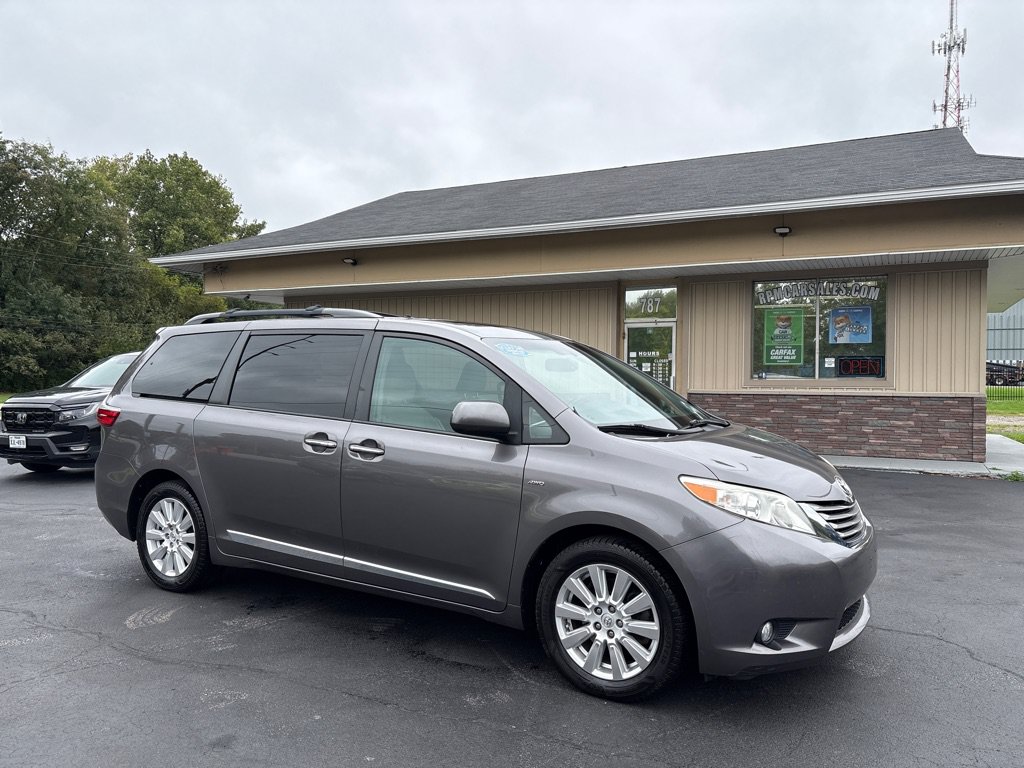 Used 2017 Toyota Sienna XLE Premium AWD/4WD image 1