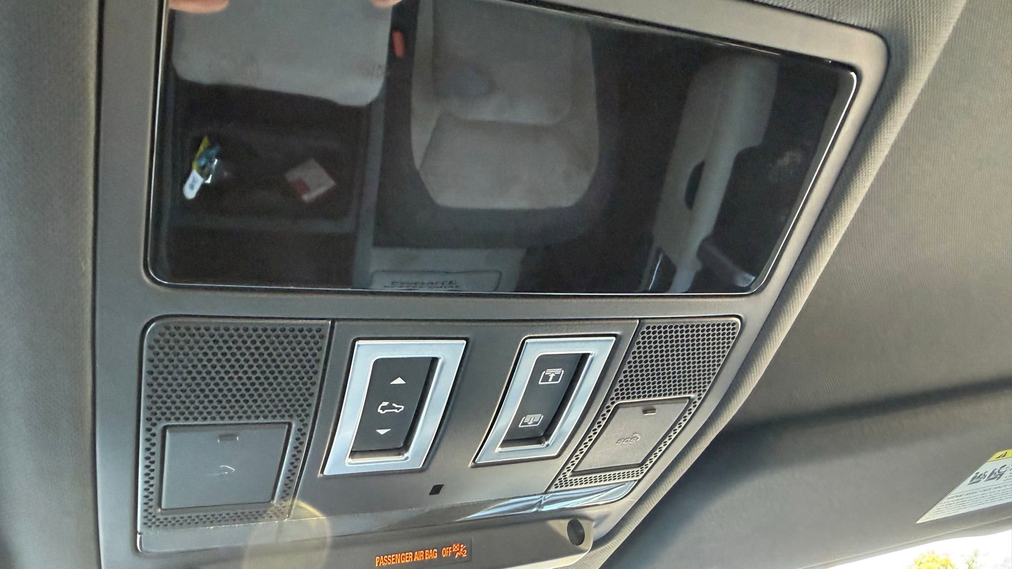 Used 2023 Land Rover Defender 110 X-Dynamic SE image 42