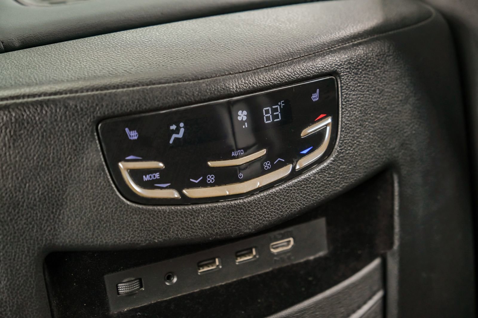 Used 2017 Cadillac Escalade ESV Luxury AWD/4WD image 38