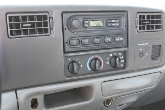 Used 2002 Ford F550 4x4 Regular Cab Super Duty image 11
