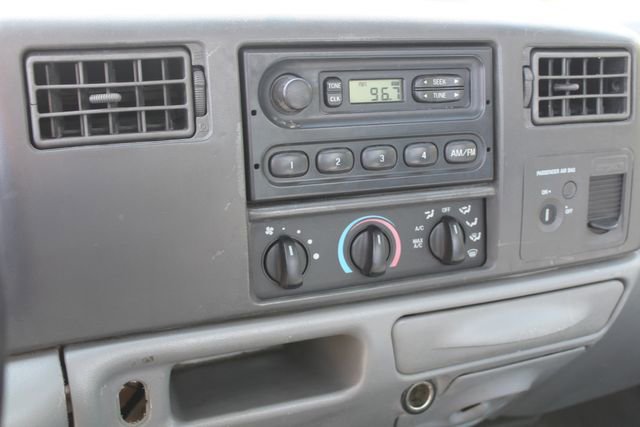 Used 2002 Ford F550 Cab & Chassis image 11