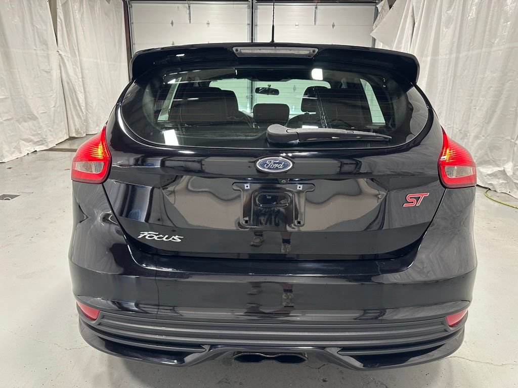 Used 2018 Ford Focus ST FWD image 6