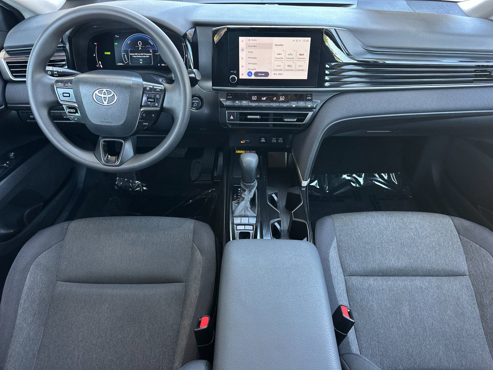Used 2025 Toyota Camry LE FWD image 12