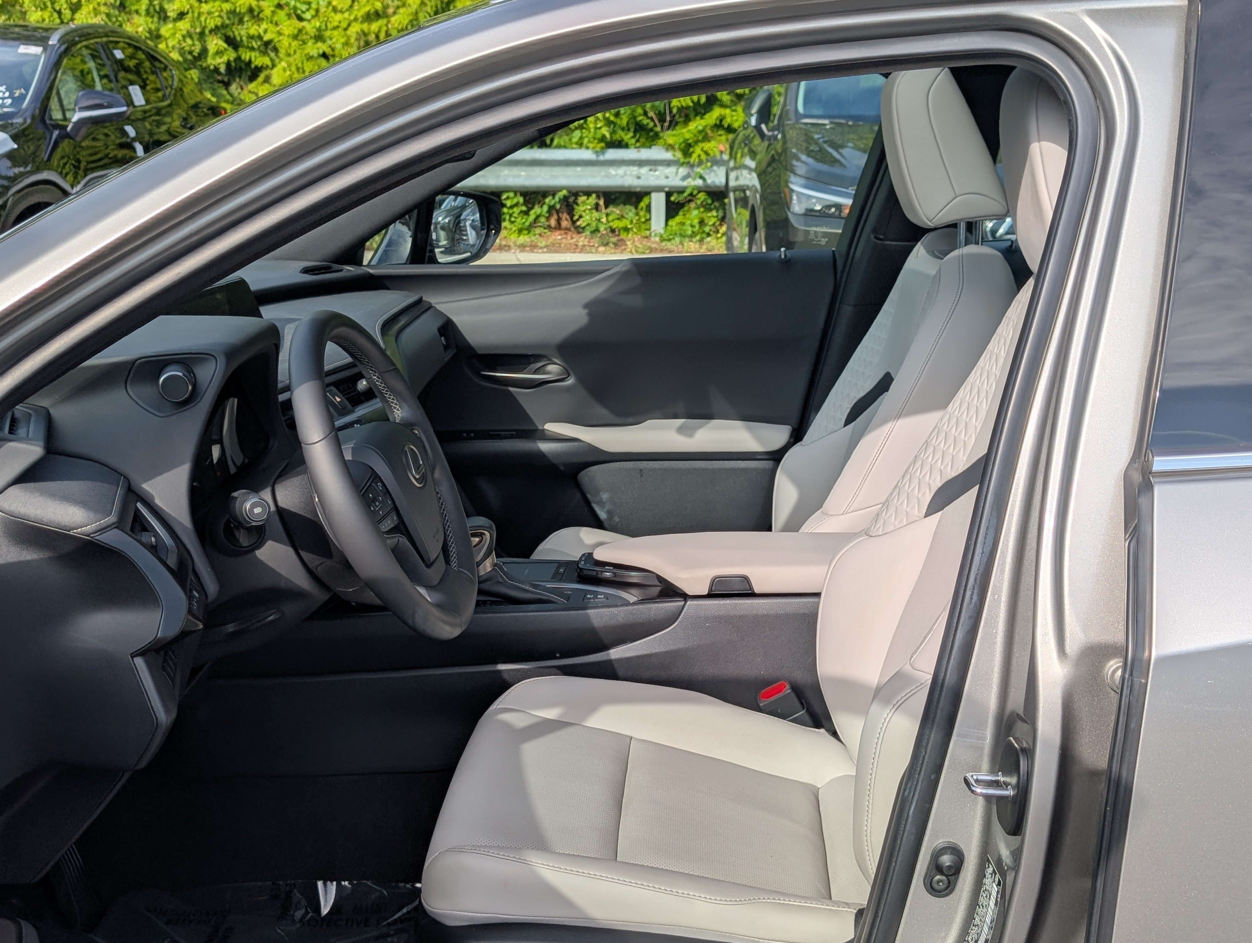 Used 2021 Lexus UX 250h w/ Premium Package AWD/4WD image 14