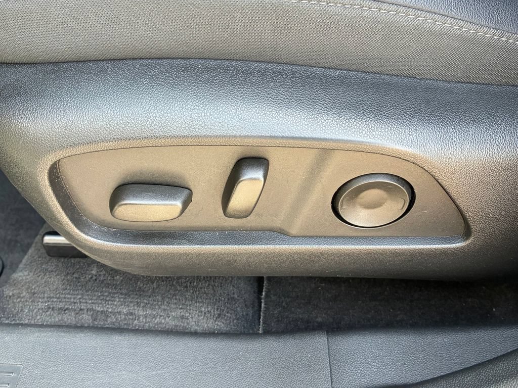 Used 2025 Chevrolet Equinox LT w/ Convenience Package II FWD image 14