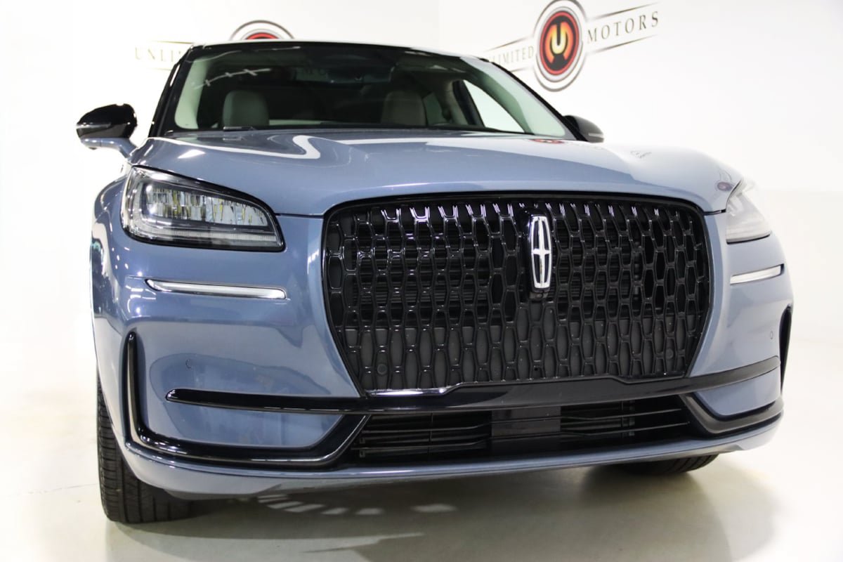 Used 2024 Lincoln Corsair AWD w/ Equipment Group 101A image 16